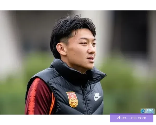 亚历克斯·加西亚正式加盟勒沃库森开启新赛季征程